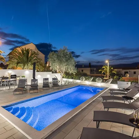 Apartment In Slatine By Adriatic Beach, Cleaning Included * Trogir