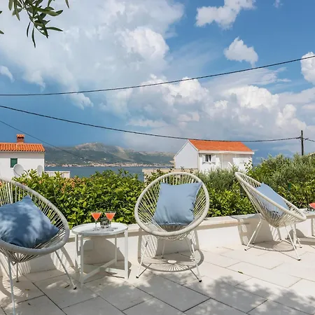 Apartment In Slatine By Adriatic Beach, Cleaning Included