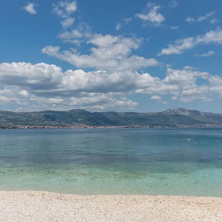 Apartment In Slatine By Adriatic Beach, Cleaning Included Apartment