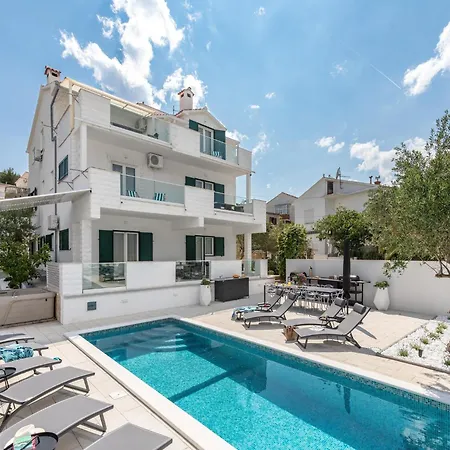 Apartment Apartment In Slatine By Adriatic Beach, Cleaning Included Trogir